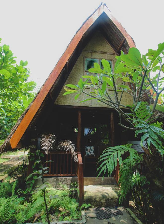 Bale Jukung Bed & Breakfast Tanjung  Exterior photo