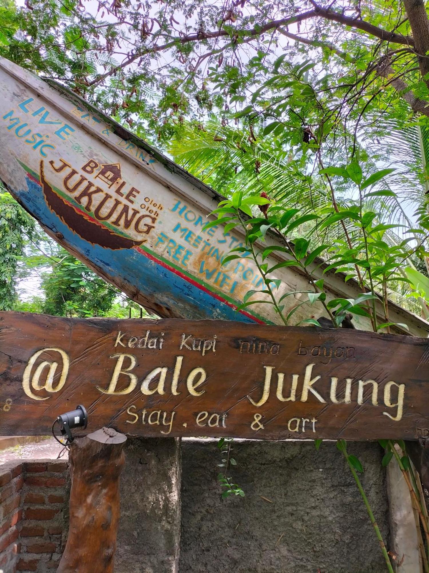 Bale Jukung Bed & Breakfast Tanjung  Exterior photo