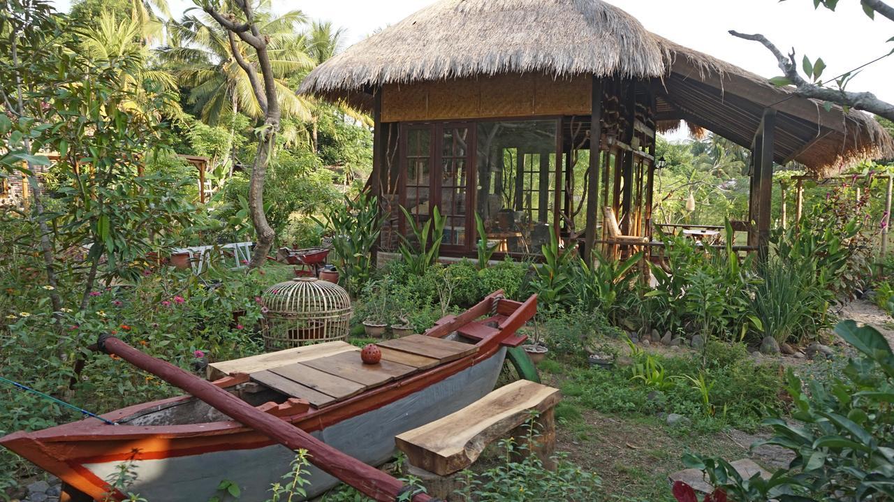 Bale Jukung Bed & Breakfast Tanjung  Exterior photo