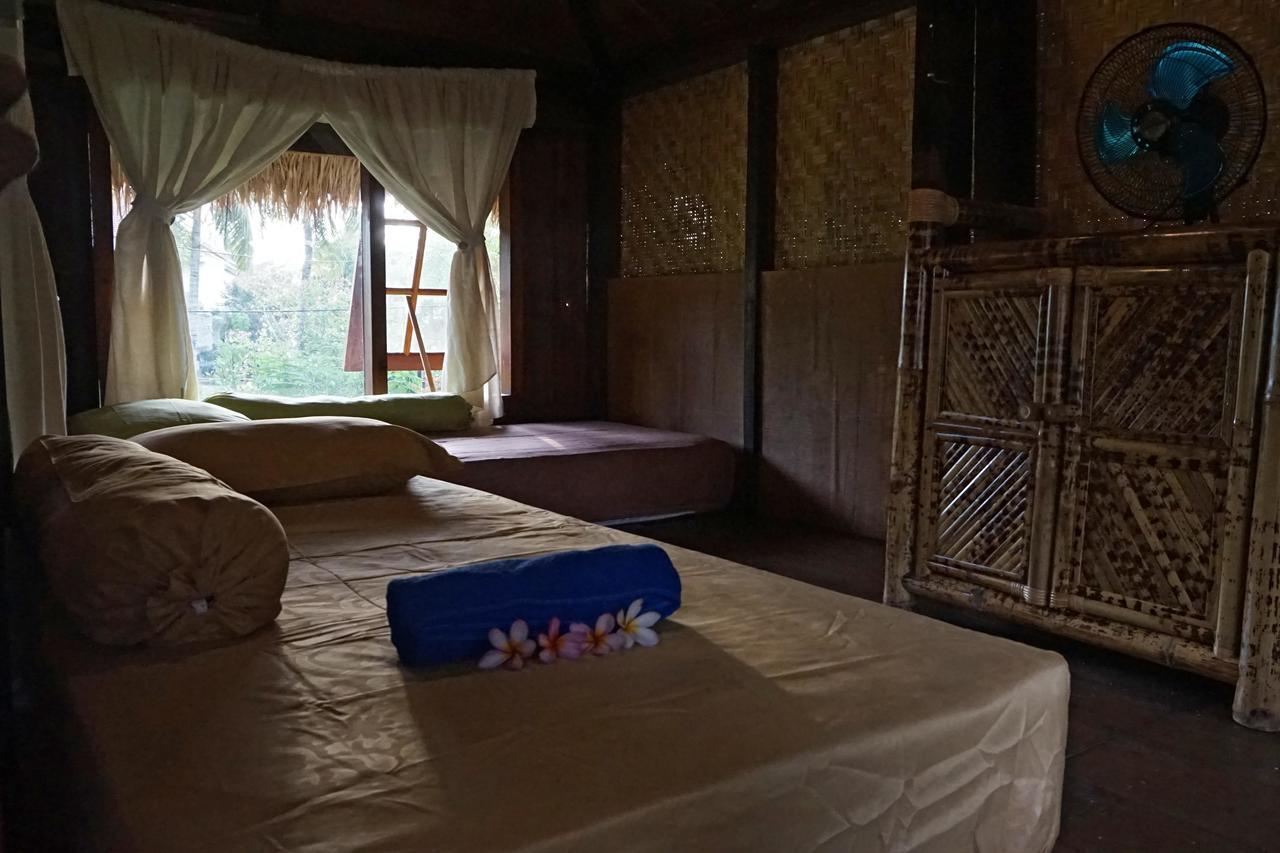 Bale Jukung Bed & Breakfast Tanjung  Exterior photo